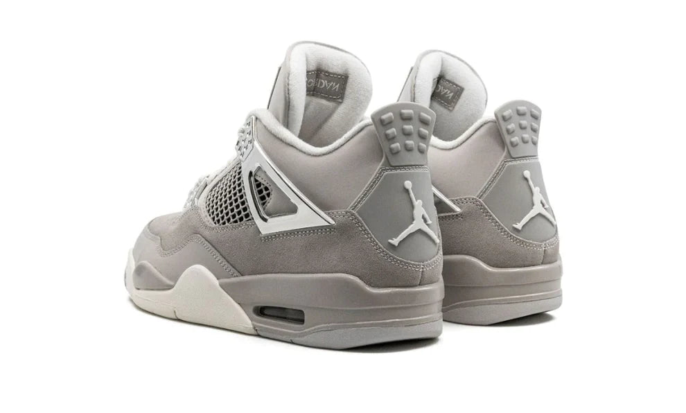 Air Jordan 4 Frozen Moments